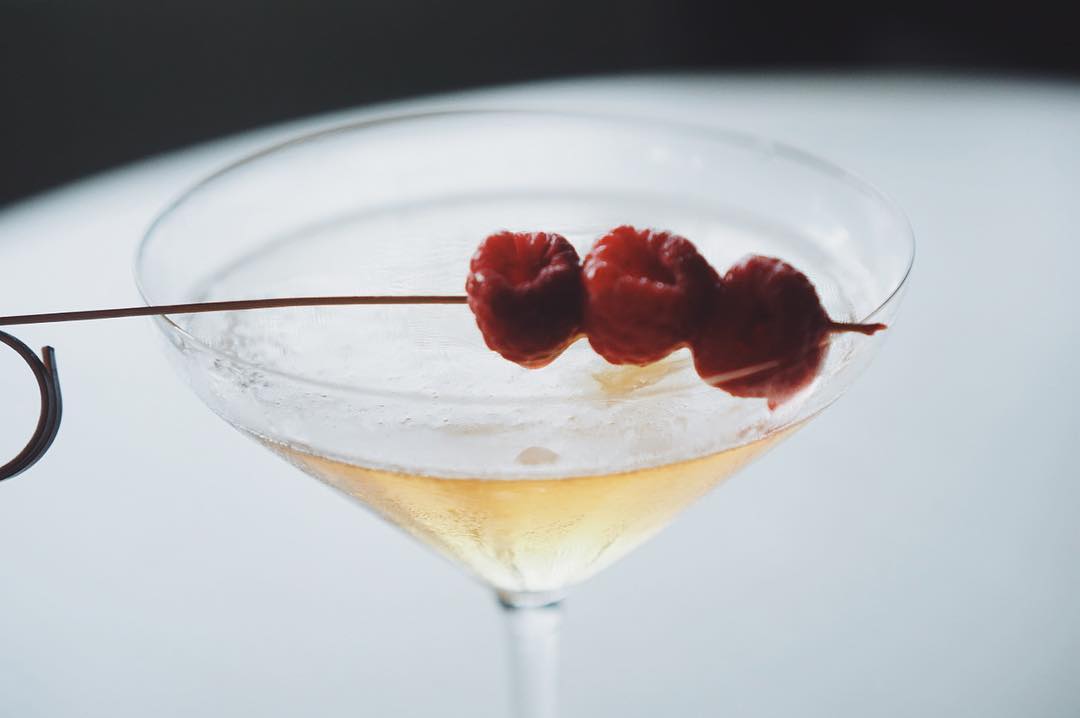 French Martini ini menjadi salah satu signature cocktail dari Slide Bar yang patut buat dicoba